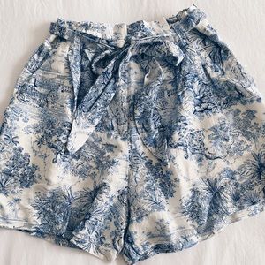 NWT Paperbag waist shorts linen mix (never worn!)